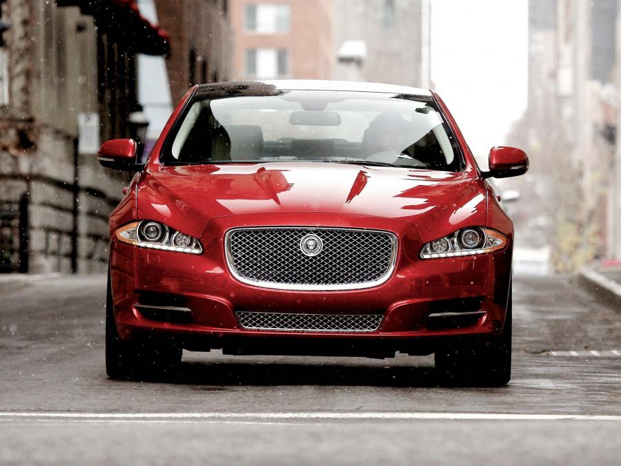  Jaguar XJ AWD 2012 года  (US) (фото 7 из 16)